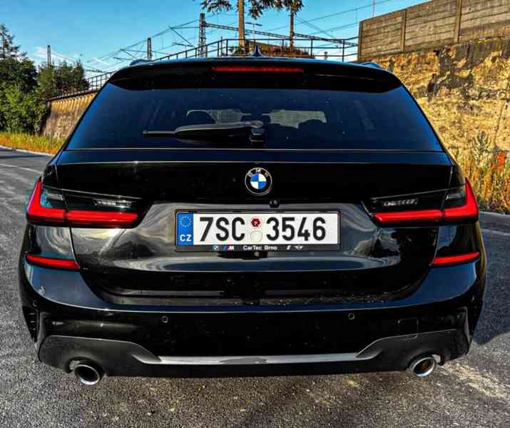 BMW Řada 3 2,0   320d xDrive Touring M Sport - foto 12