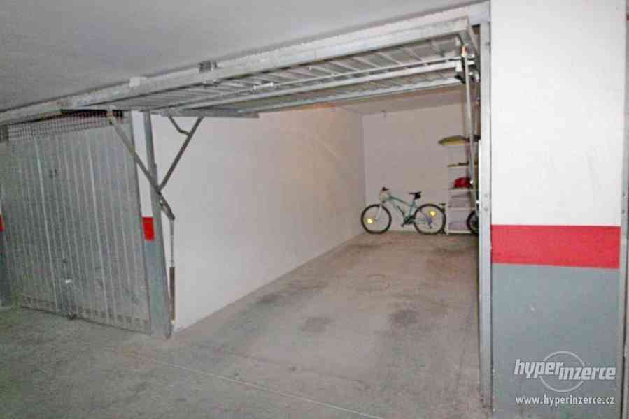 Apartmán + podzemní garáž v těsné blízkosti pláže. - foto 25