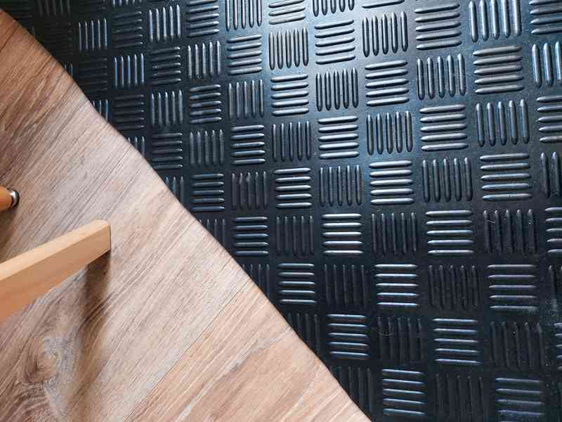 Gumový běhoun - metráž - nový  - foto 2