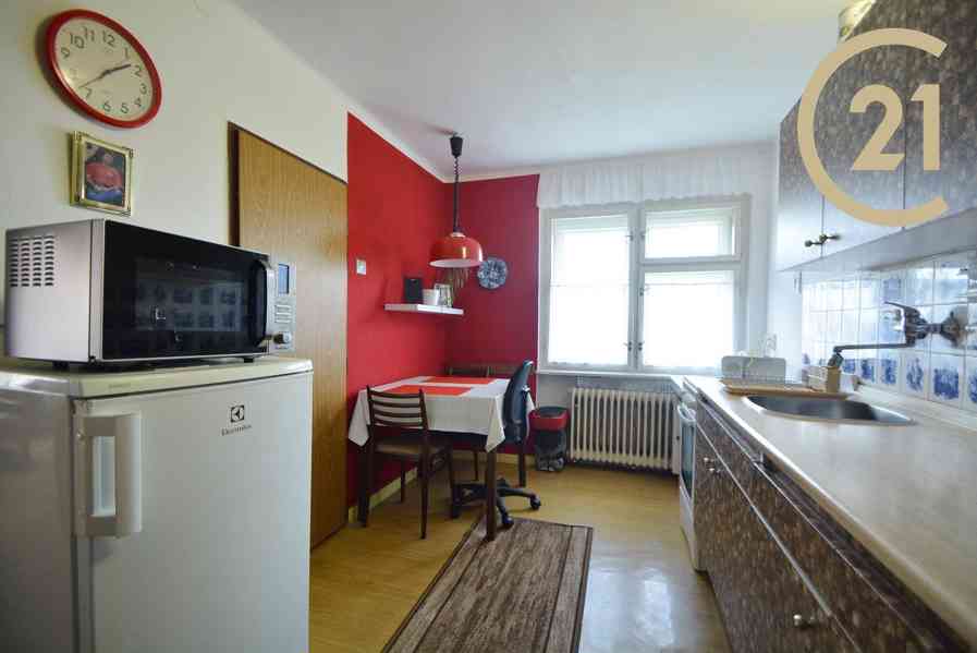 Prodej rodinného domu 300 m2 - Zlín - Podhoří - foto 2