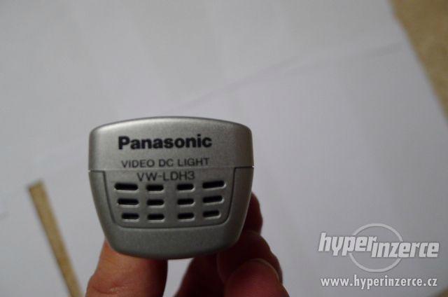 Přídavná Lampa Panasonic - Video DC Light VW-LDH3 . - foto 8