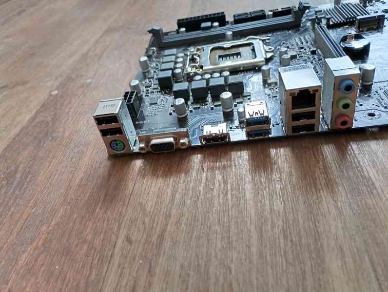Mateřska deska Gigabyte H510M H - foto 2