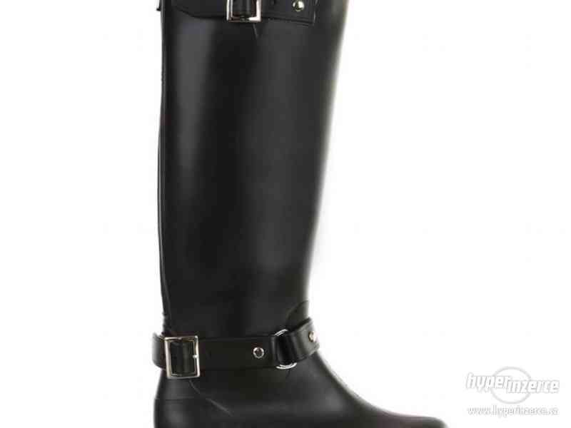 Matné holínky s přezkou - foto 1