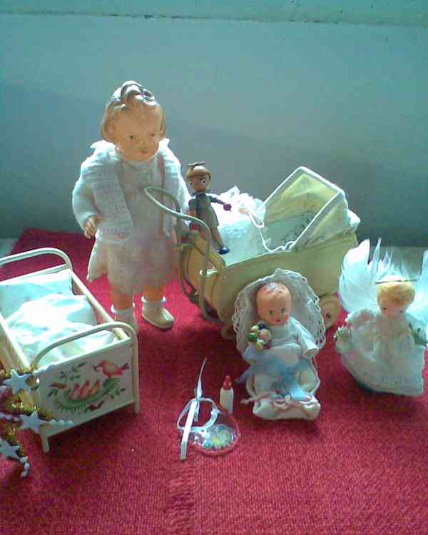 Retro kočárek s panenkami - foto 5