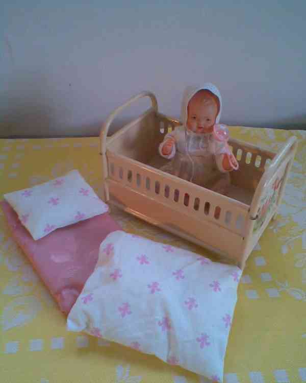 Retro kočárek s panenkami - foto 2