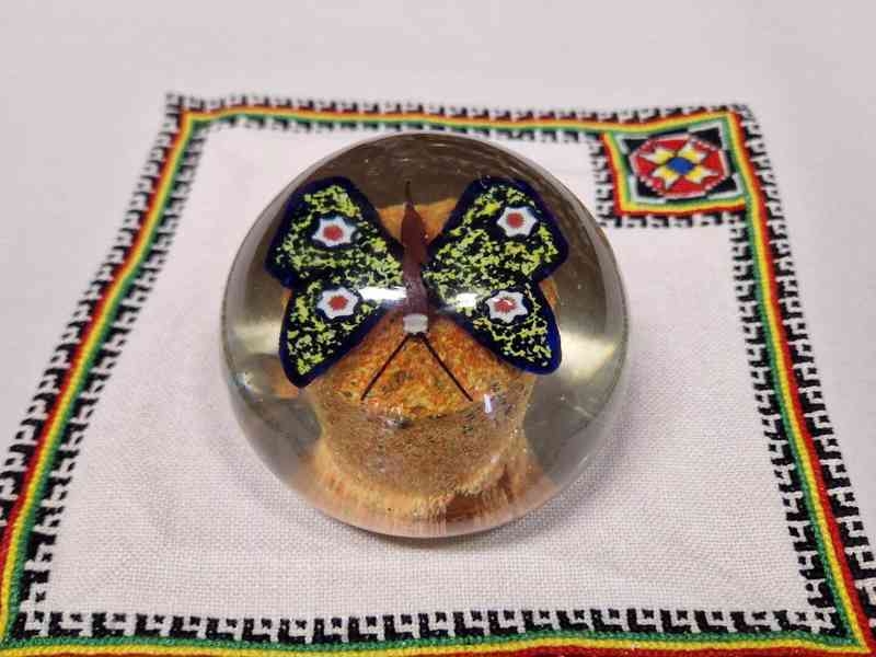 Zajímavé staré Těžítko Motyl - foto 3