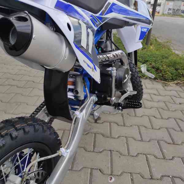 Shark 125ccm modrý - foto 5