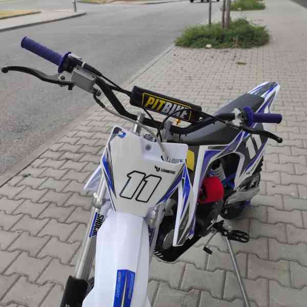 Shark 125ccm modrý - foto 3