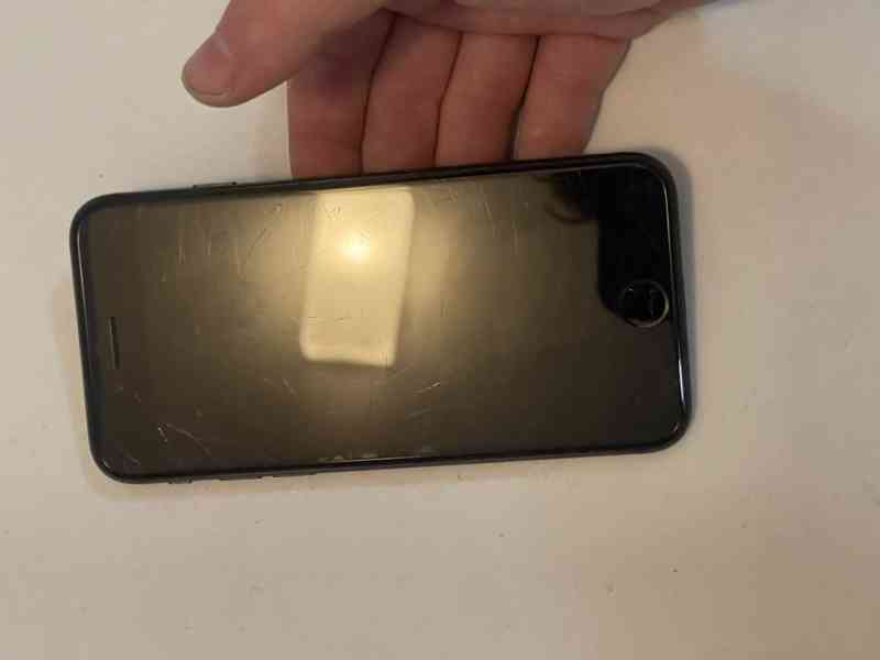 Apple iPhone SE 2020 64GB černý - vadné Home tlačítko - foto 2