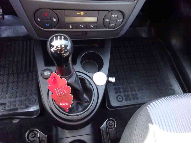 Ford Fusion 1.4i r.v.2009 59KW Koupeno v ČR - foto 9