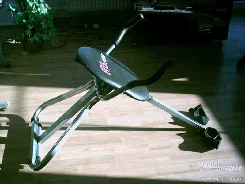 AB-RIDER - PRO ŽENU, KTERÁ TOUŽÍ MÍT PLOCHÉ BŘICHO - foto 1