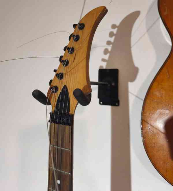 Kytary a komba  - foto 2