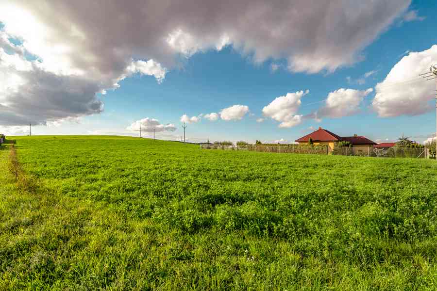 Prodej pozemku vhodného k výstavbě RD, Ledce - foto 3