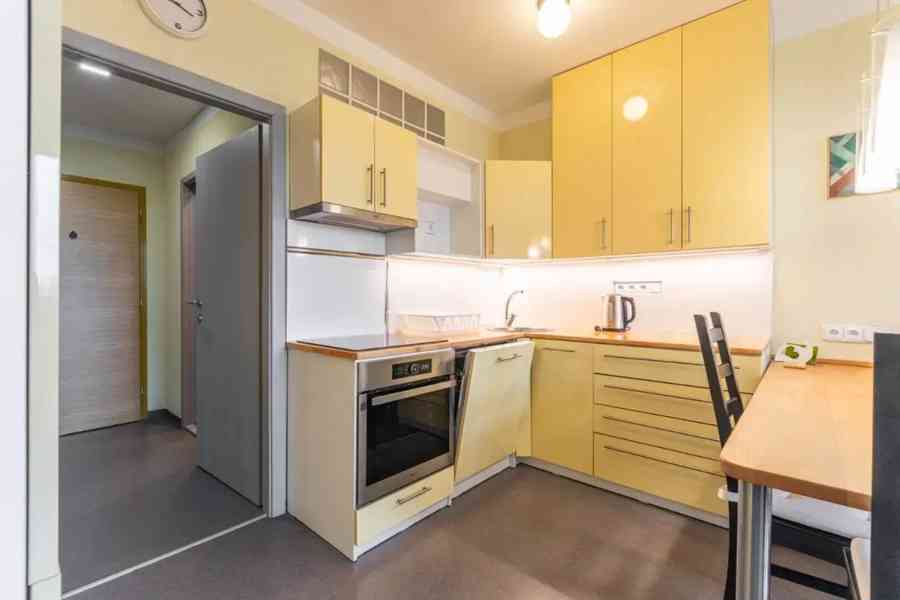 Pronájem bytu 2+kk 41 m² - foto 2