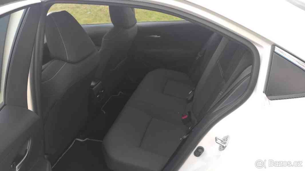 Toyota Corolla 1.8hybrid - foto 10
