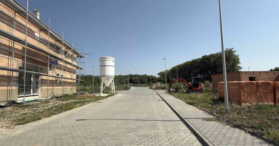 PRODEJ STAVEBNÍHO POZEMKU O CP 721M2 V MIKULOVĚ NA MORAVĚ - foto 12