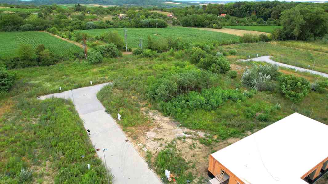 PRODEJ STAVEBNÍHO POZEMKU O CP 721M2 V MIKULOVĚ NA MORAVĚ - foto 12
