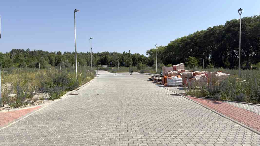 PRODEJ STAVEBNÍHO POZEMKU O CP 721M2 V MIKULOVĚ NA MORAVĚ - foto 11