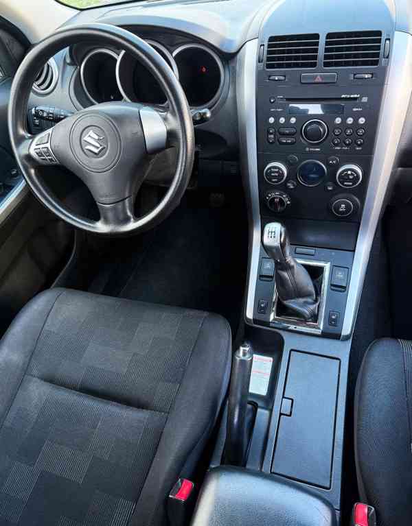 Suzuki Grand Vitara 2,4i 4x4 benzín 122kw - foto 11