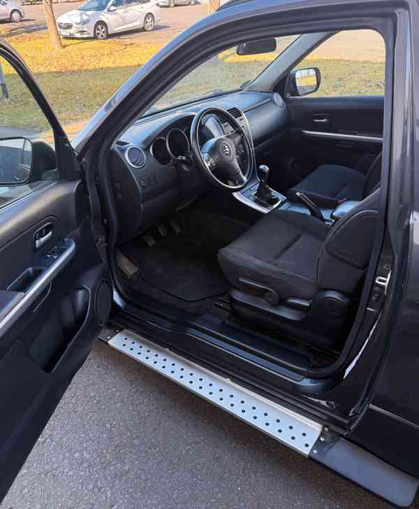 Suzuki Grand Vitara 2,4i 4x4 benzín 122kw - foto 8