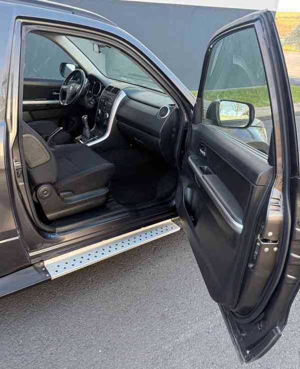 Suzuki Grand Vitara 2,4i 4x4 benzín 122kw - foto 9