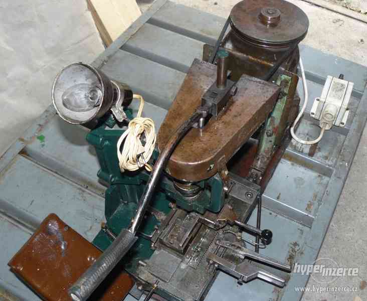 Jednoúčelový stroj (JUS) na vrtání menších rozměrů v řadách - foto 4