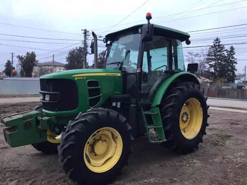 Traktor John Deere 6100D - foto 7