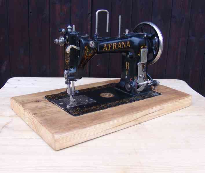 Hlava starožitného šicího stroje Afrana z r. 1905 - foto 2