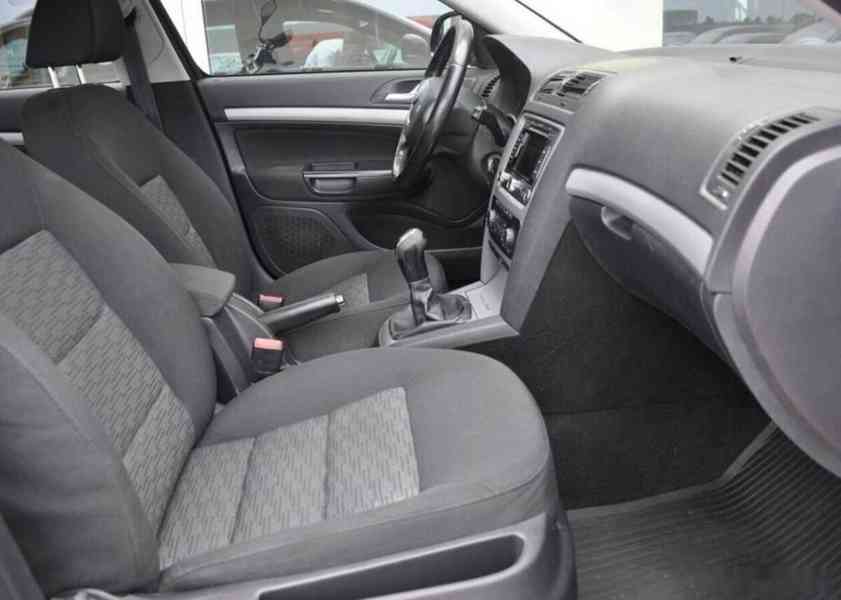 Škoda Octavia 1.6TDi NAVIGACE - foto 18