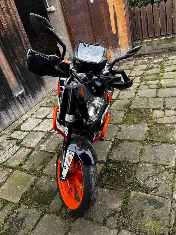 Motocykl KTM Duke 390