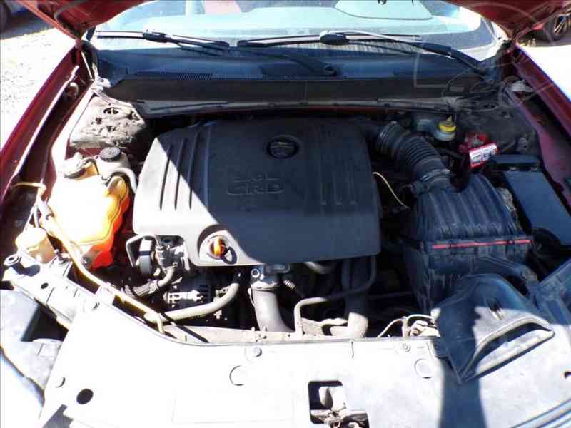 Dodge Avenger 2,0 CRD KLIMA - foto 12