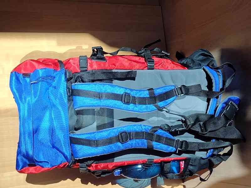 Batoh pre horolezcov, cestovateľov a turistov. - foto 6