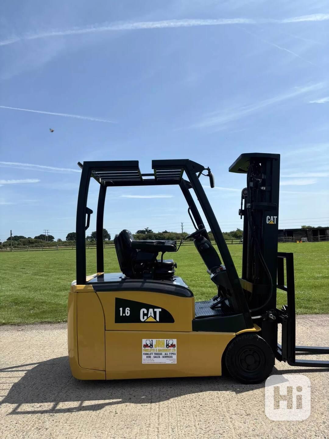 Elektrický vysokozdvižný vozík Caterpillar - foto 1