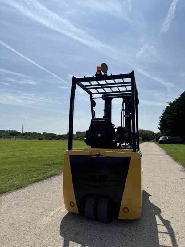 Elektrický vysokozdvižný vozík Caterpillar - foto 4