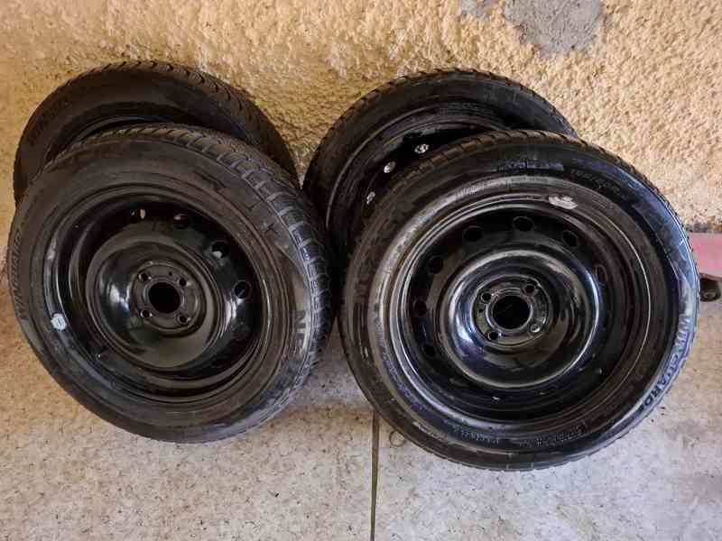 4 ks zimní pneu 185/60 R15 84H + plechové disky + poklice - foto 2