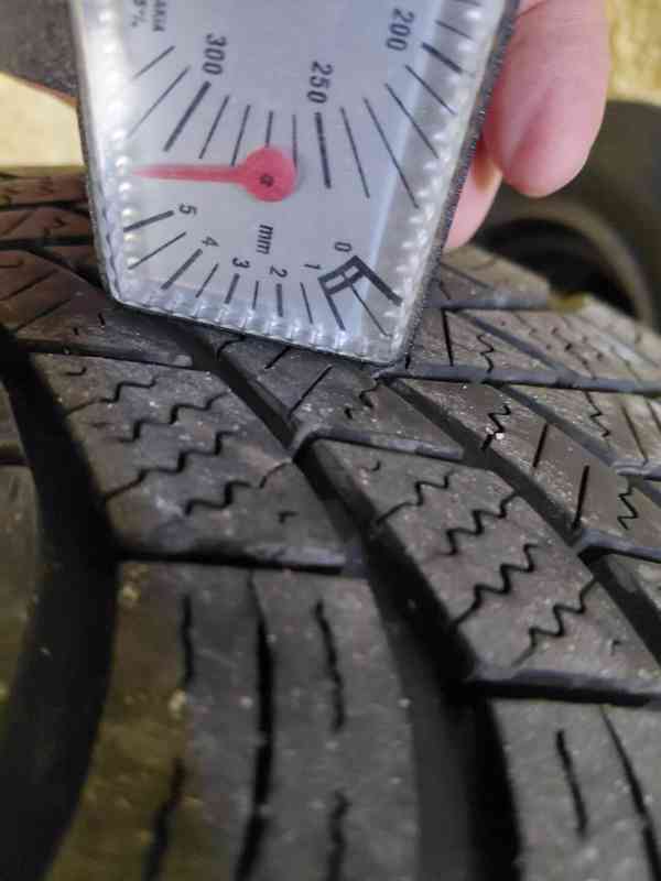 4 ks zimní pneu 185/60 R15 84H + plechové disky + poklice - foto 4