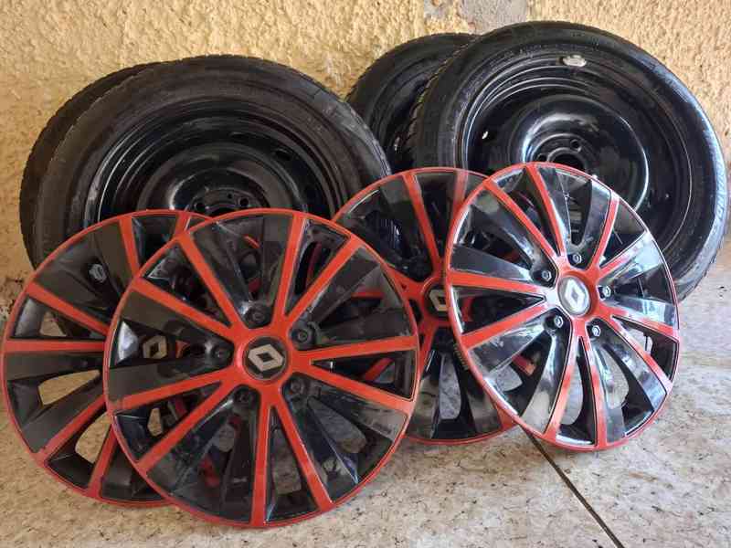 4 ks zimní pneu 185/60 R15 84H + plechové disky + poklice - foto 1