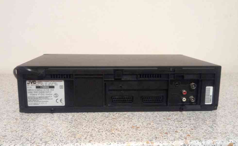 Videorekordér JVC HR-J672 - foto 6