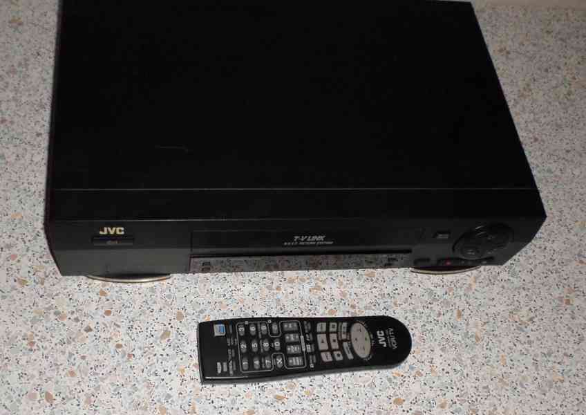 Videorekordér JVC HR-J672 - foto 5