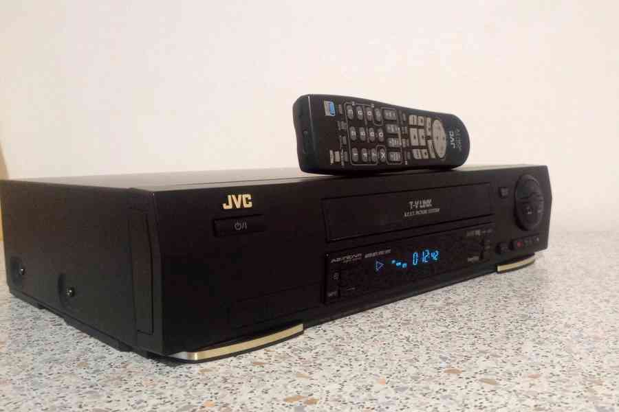 Videorekordér JVC HR-J672 - foto 3