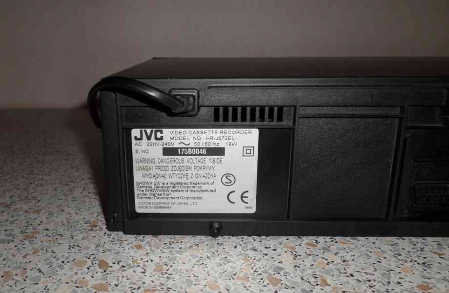 Videorekordér JVC HR-J672 - foto 7