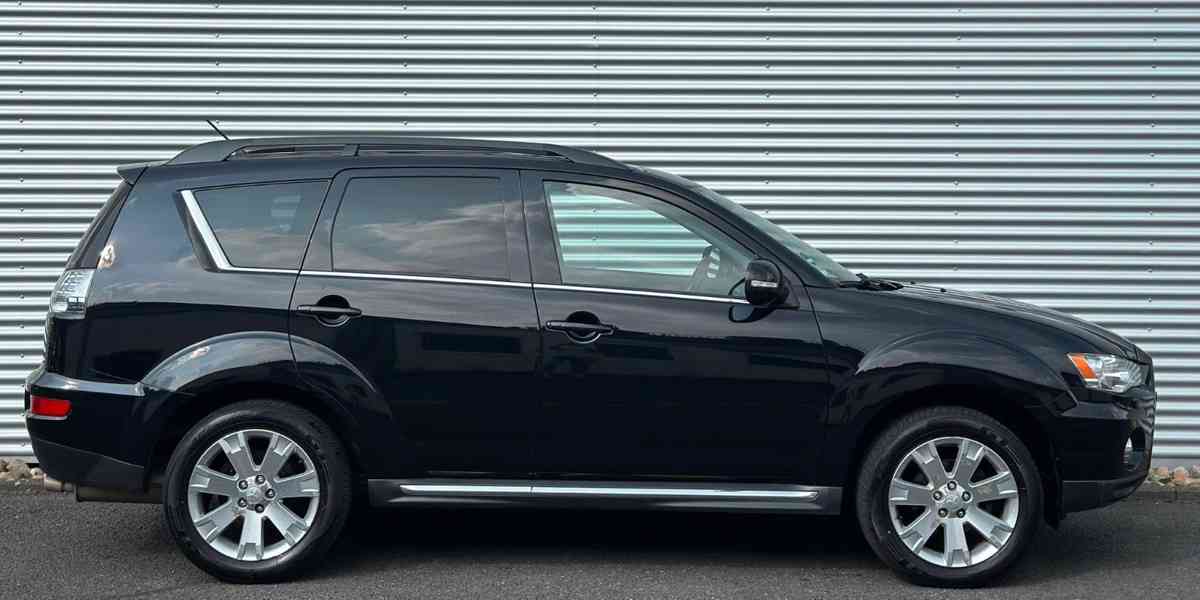 Mitsubishi Outlander 2,2 DI-D Instyle 4x4 130kw - foto 7