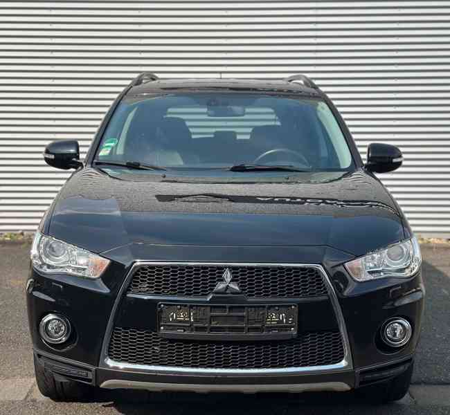 Mitsubishi Outlander 2,2 DI-D Instyle 4x4 130kw - foto 12