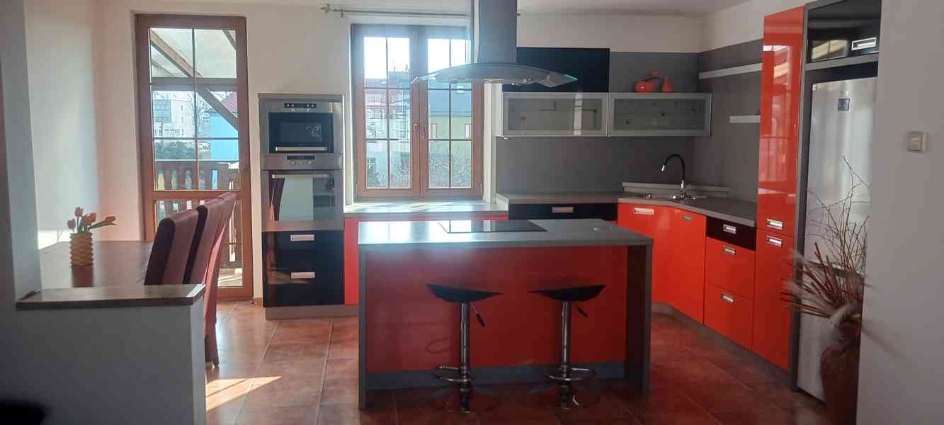 Prodej mezonetového bytu 120m2 s krytou terasou (bez RK) - foto 3