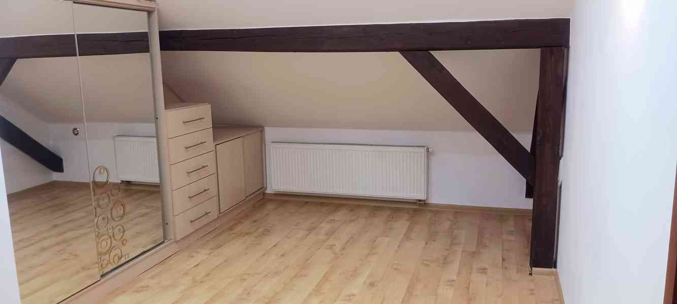 Prodej mezonetového bytu 120m2 s krytou terasou (bez RK) - foto 24