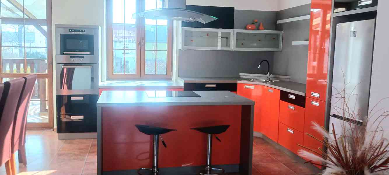 Prodej mezonetového bytu 120m2 s krytou terasou (bez RK) - foto 2