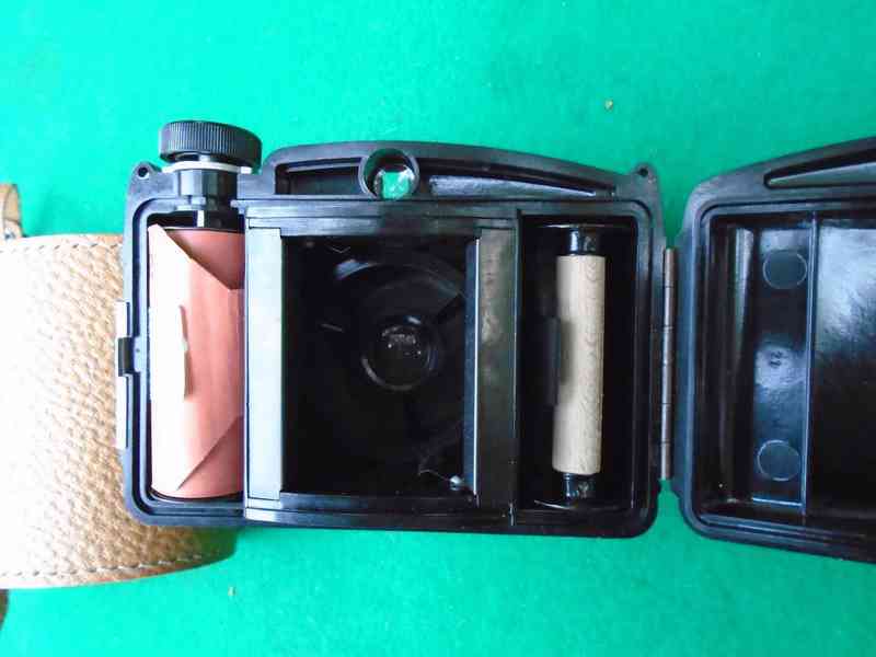 Retro bakelitový foto fotoaparát Pionýr top sběratelský stav - foto 10