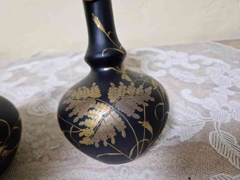 Krásné černé párové Vázy malované zlatem Vážky - foto 5