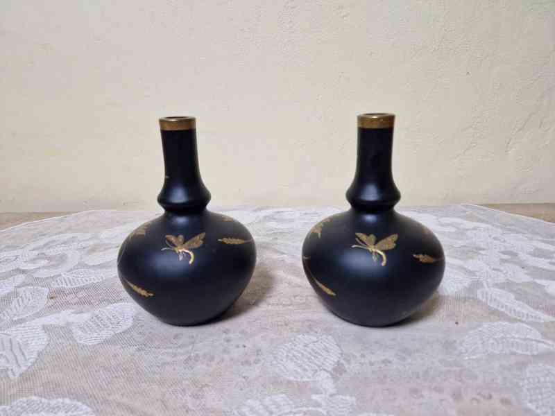 Krásné černé párové Vázy malované zlatem Vážky - foto 9