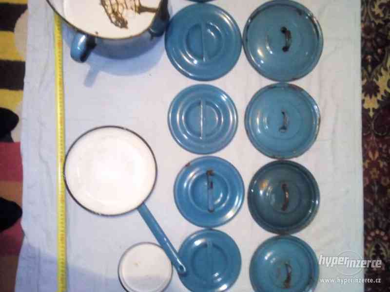 Staré modré smaltované nádobí - foto 1